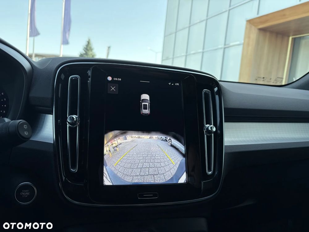 Volvo XC 40 B3 Plus Dark - 14