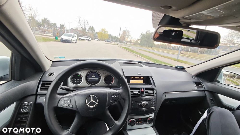 Mercedes-Benz Klasa C 220 CDI DPF Avantgarde - 3