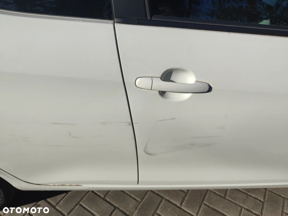 Toyota Aygo x-play touch - 3