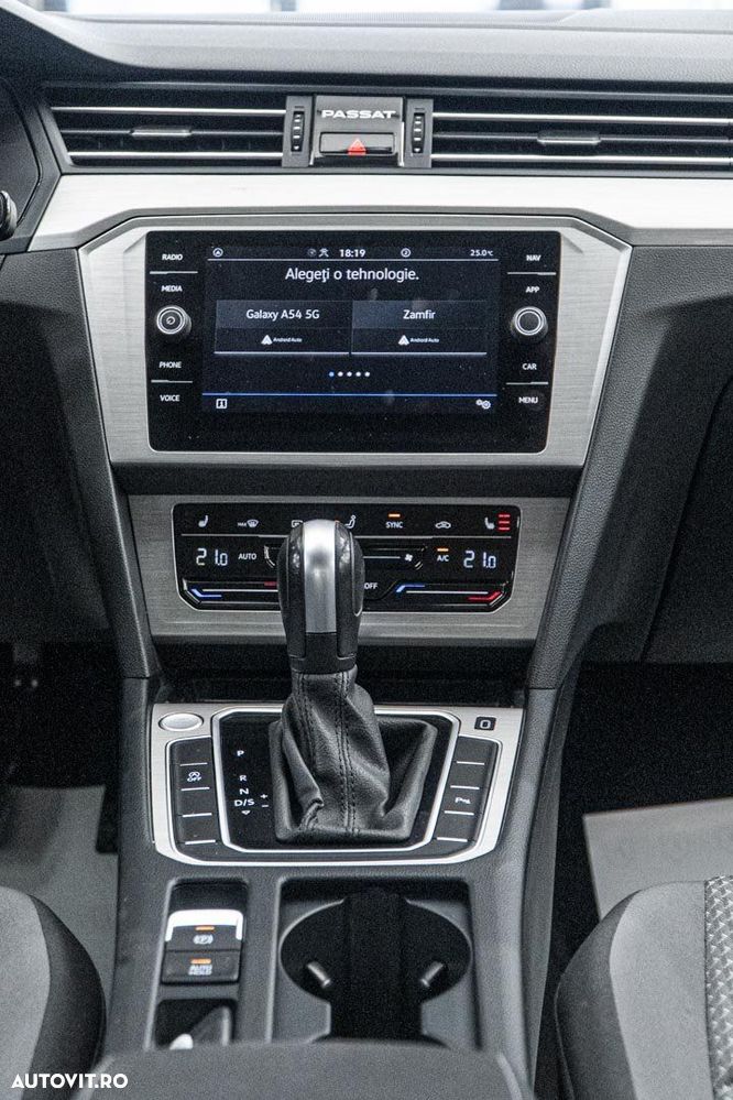 Volkswagen Passat 2.0 TDI DSG Comfortline - 5