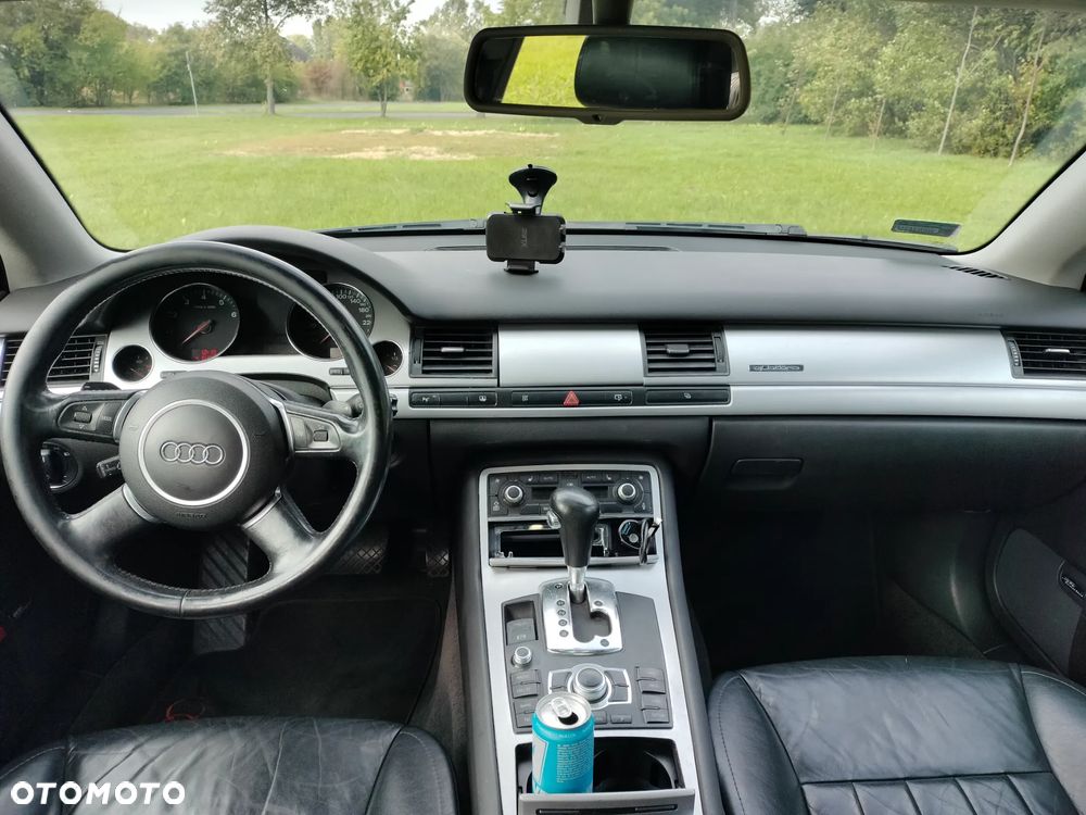 Audi A8 4.2 Quattro - 11