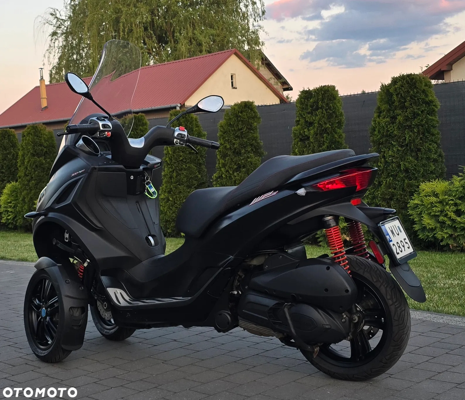 Piaggio MP-3 - 6