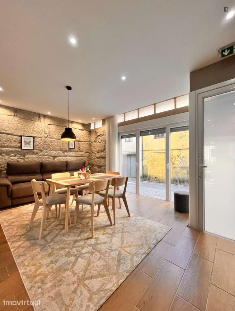 Apartamento com 2 quartos - localizado em Sé Porto - Grande imagem: 3/35