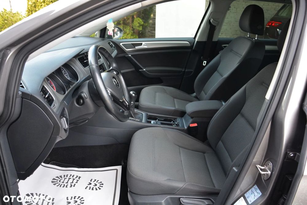 Volkswagen Golf - 16