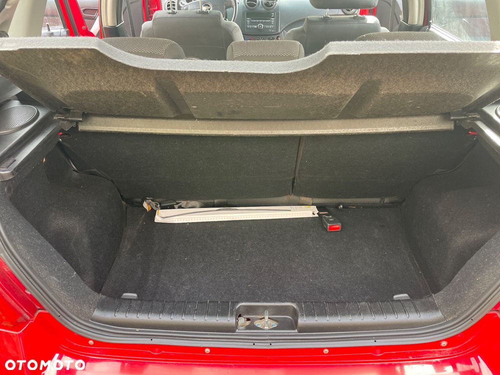 Chevrolet Aveo 1.2 16V Base - 13