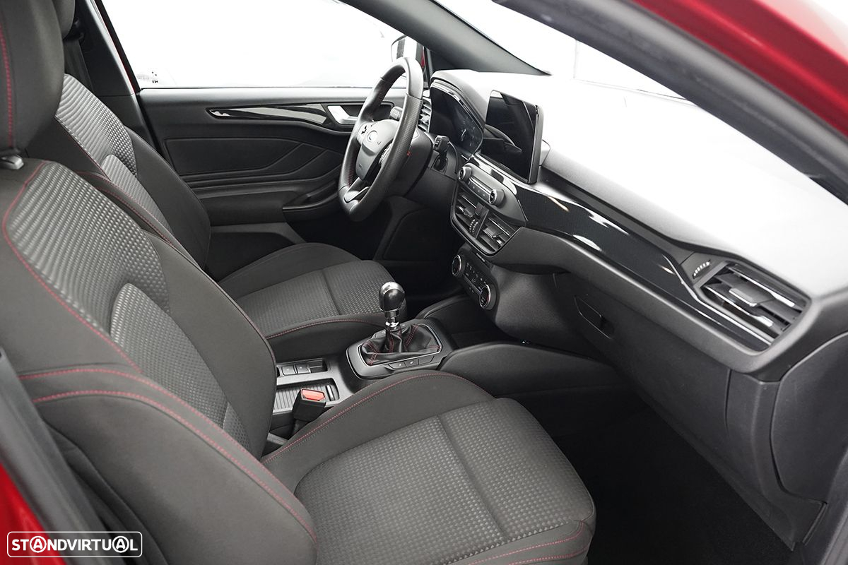 Ford Focus 1.0 EcoBoost MHEV ST-Line - 21