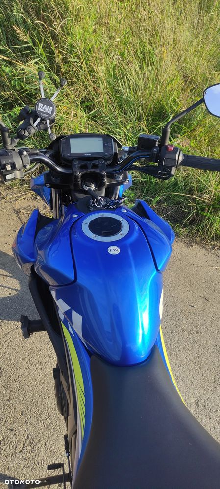 Suzuki GSX - 14