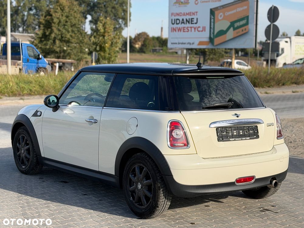 MINI Cooper Standard - 3