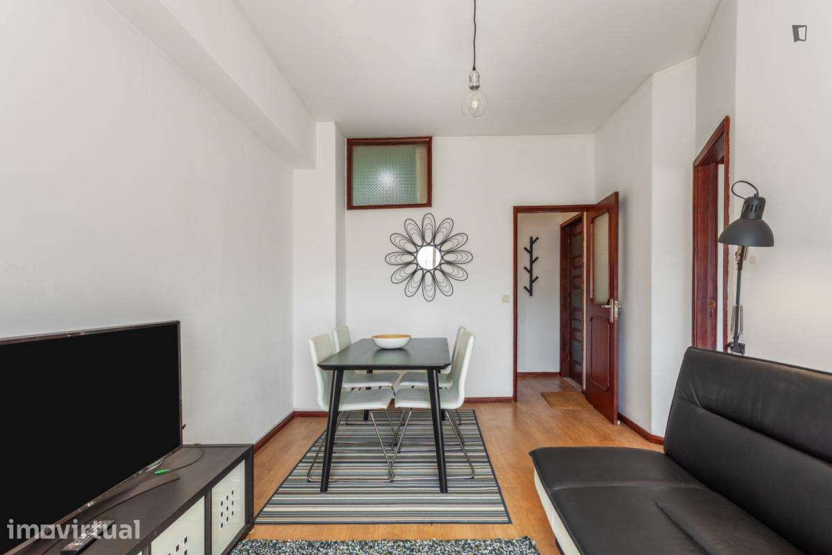 Apartamento com 1 quartos - localizado em Santo Ildefonso Porto - Grande imagem: 2/16