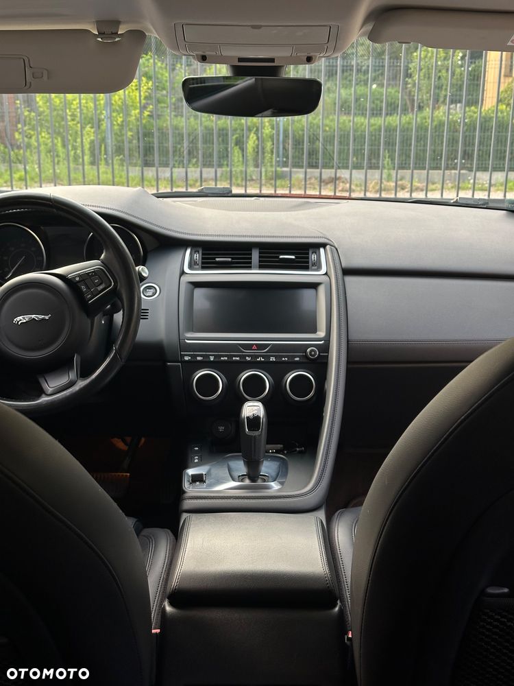 Jaguar E-Pace 2.0 P200 mHEV AWD S - 19