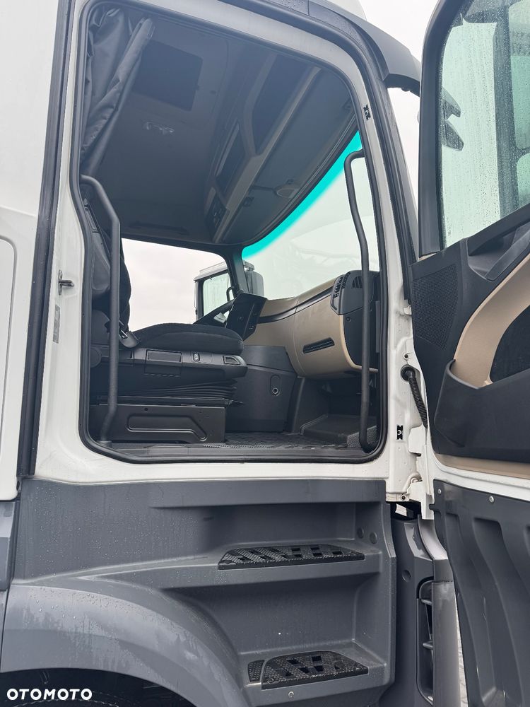 Mercedes-Benz 1845 opony 80% stan bardzo dobry - 22