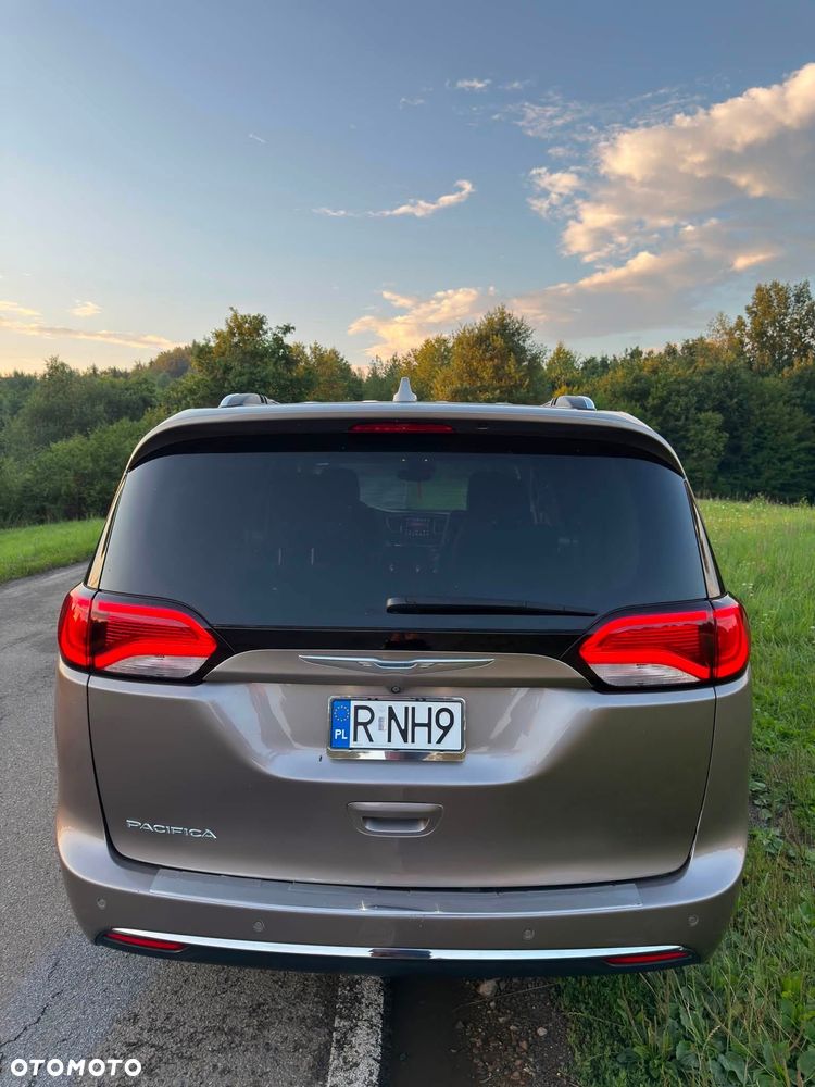 Chrysler Pacifica - 13