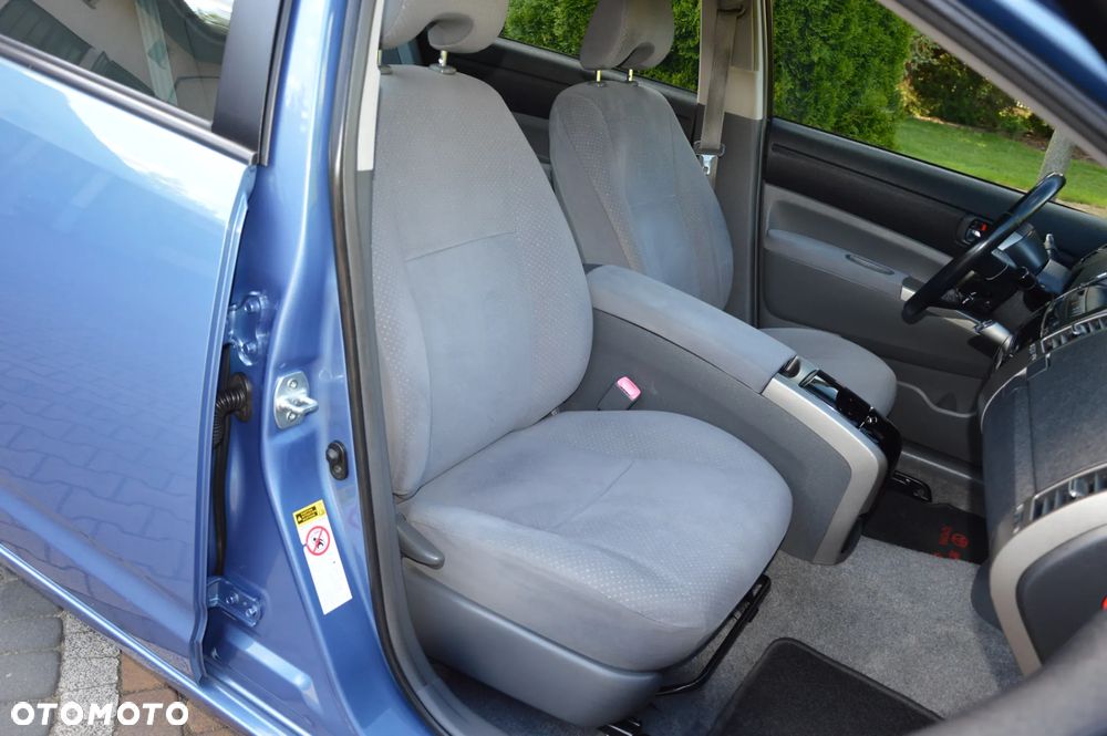 Toyota Prius - 27