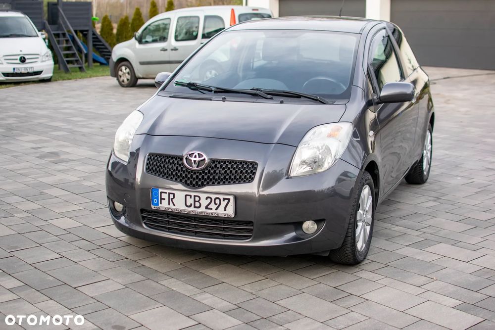 Toyota Yaris - 30