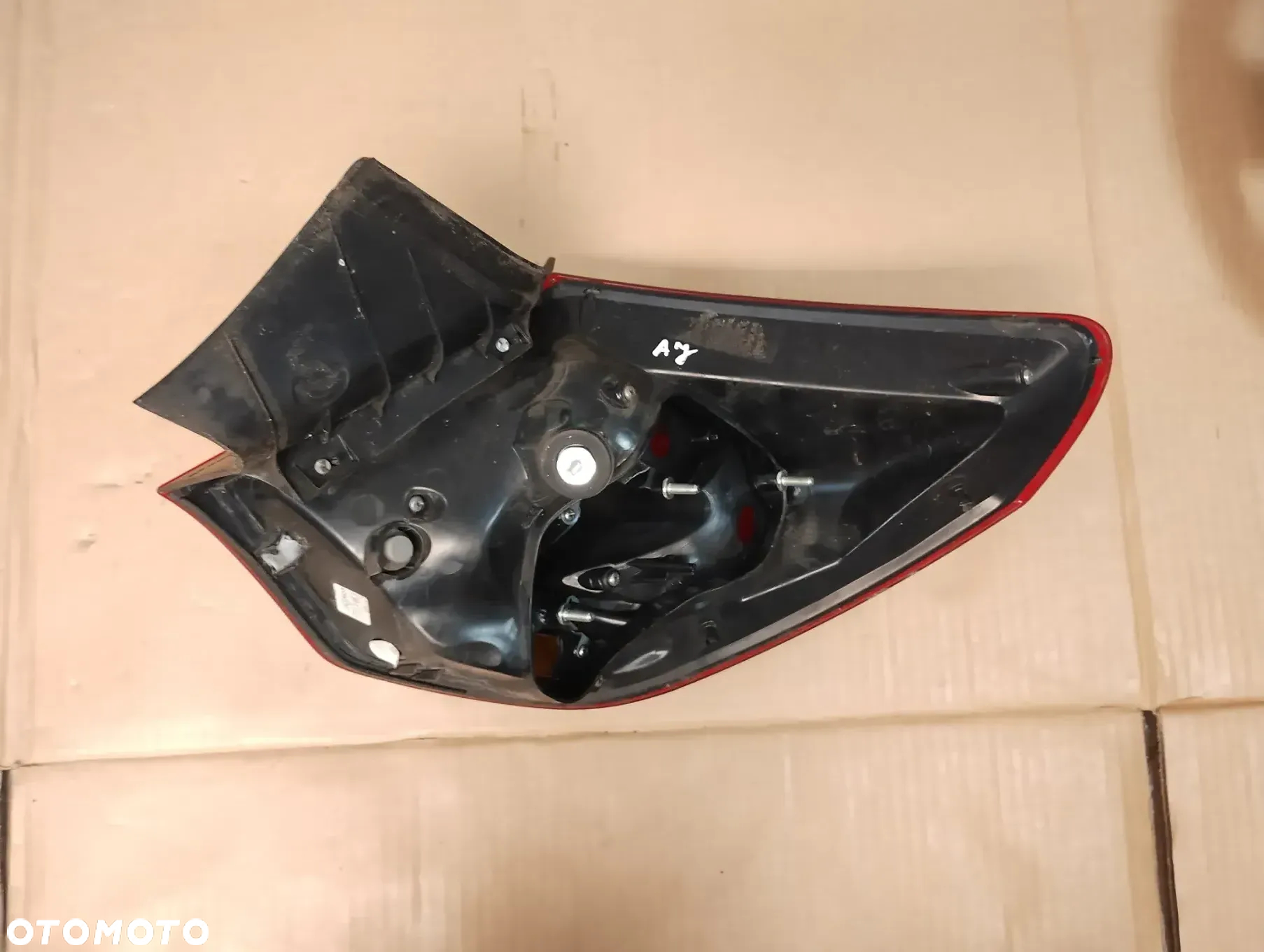 OPEL ASTRA J LAMPA LEWA TYLNA DYMIONA - 4