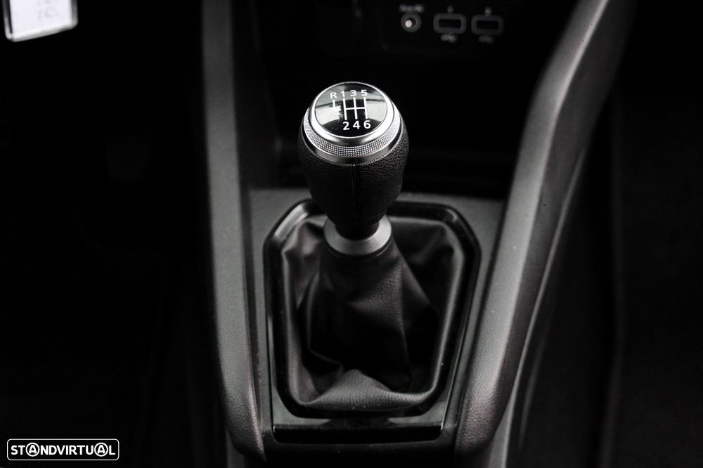 Renault Clio 1.0 TCe Evolution - 23