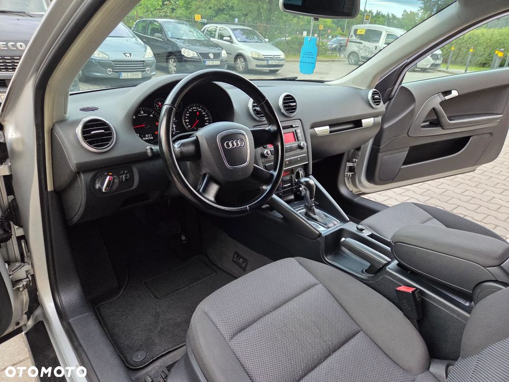 Audi A3 3-drzwiowe 2.0 TDI DPF Ambiente S tronic - 24