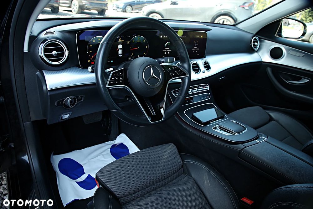 Mercedes-Benz Klasa E 220 d 4-Matic Avantgarde - 17