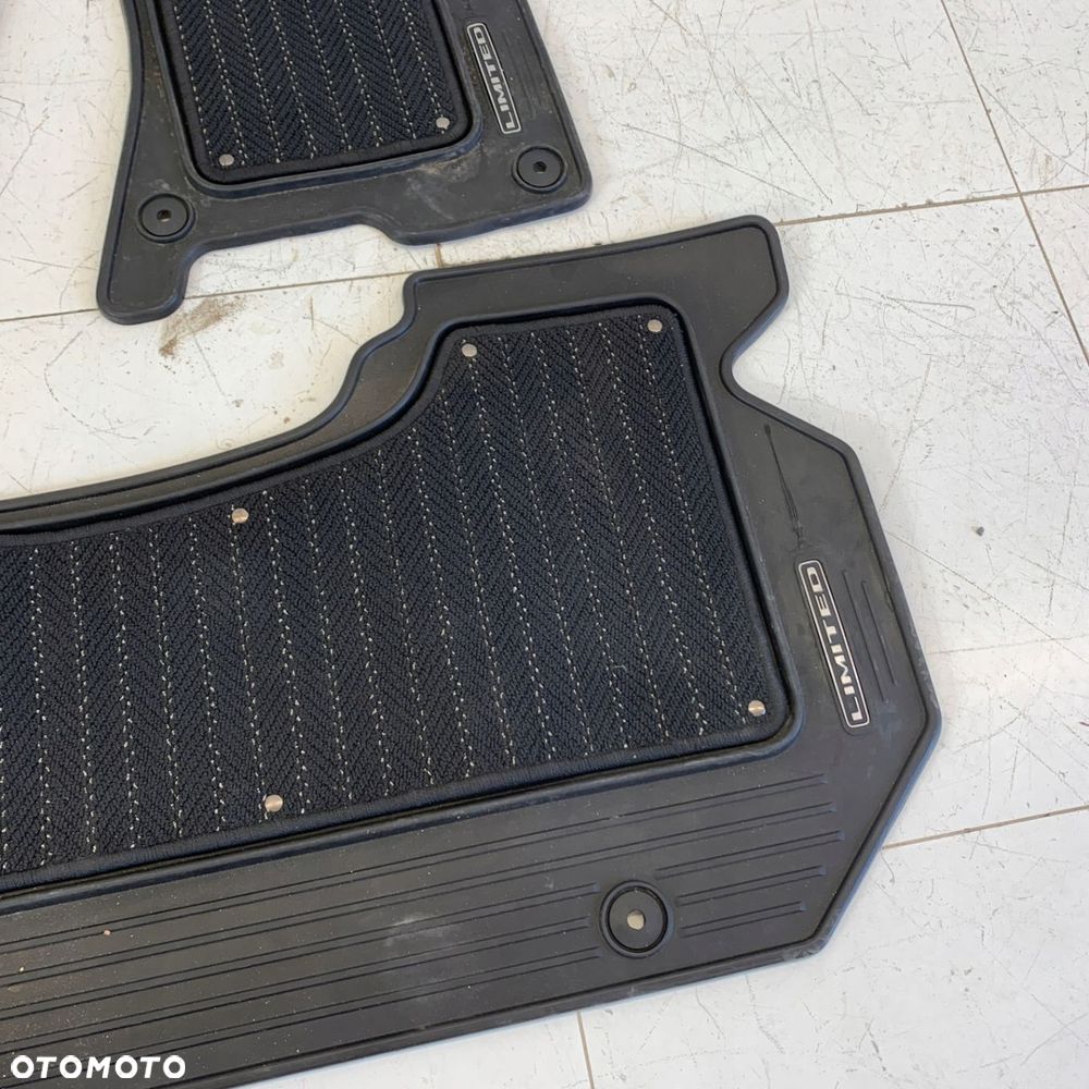 Dywaniki chodniczki oryginalne komplet 3szt DODGE RAM V 1500 LIMITED 22r - 2