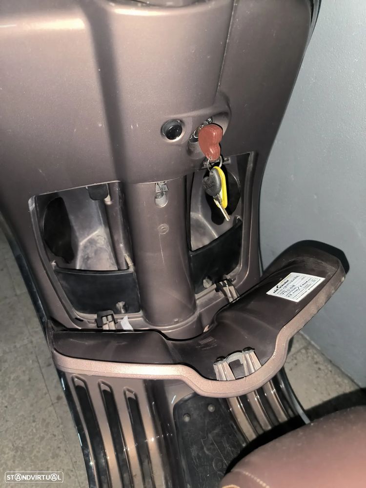 Vespa 125 Primavera - 7