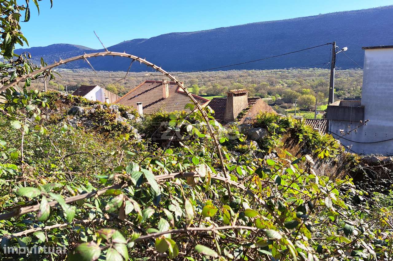 Terreno Urbano com Ruína em Mira de Aire - Grande imagem: 5/23
