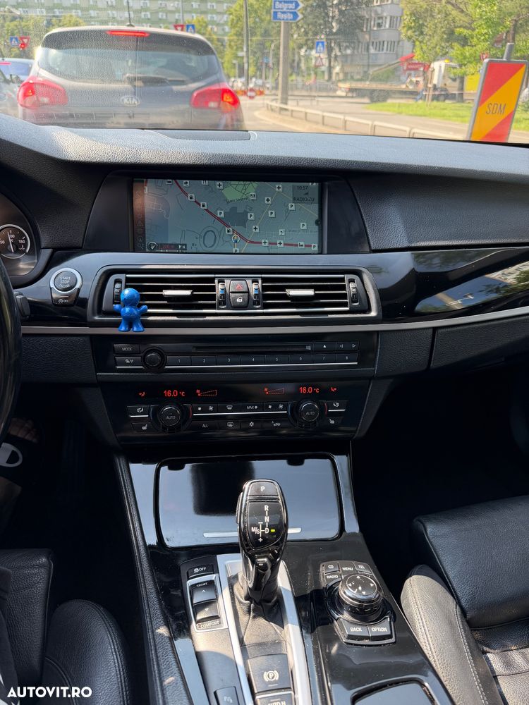 BMW Seria 5 525d Aut. - 8