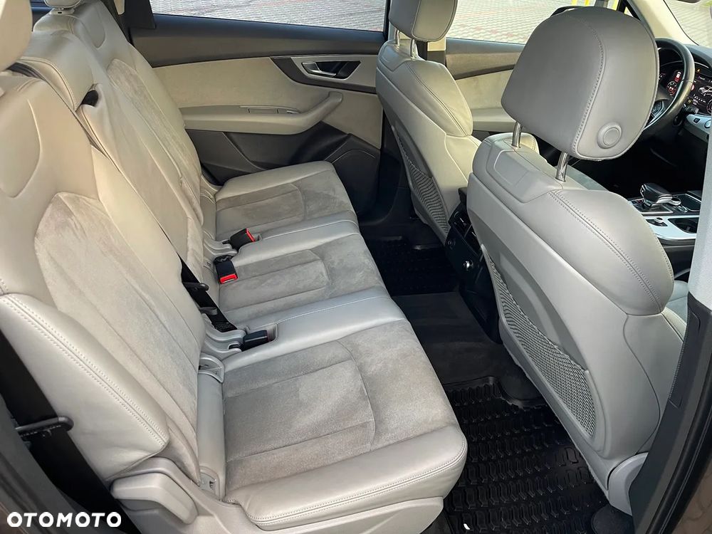 Audi Q7 - 9