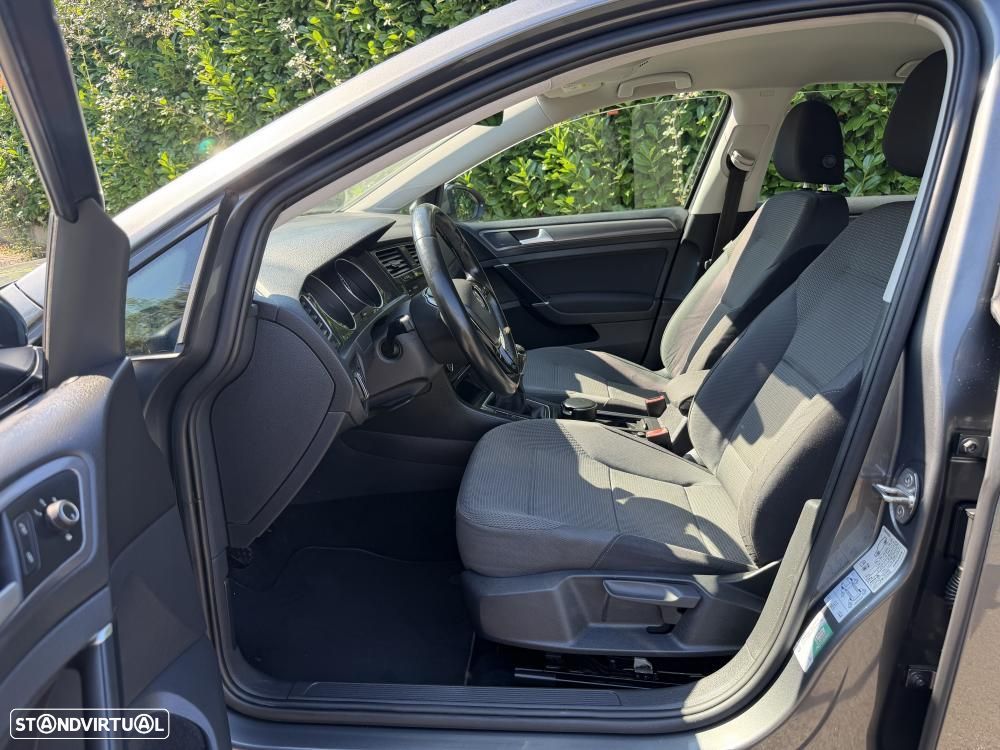 VW Golf 1.6 TDI Confortline - 11