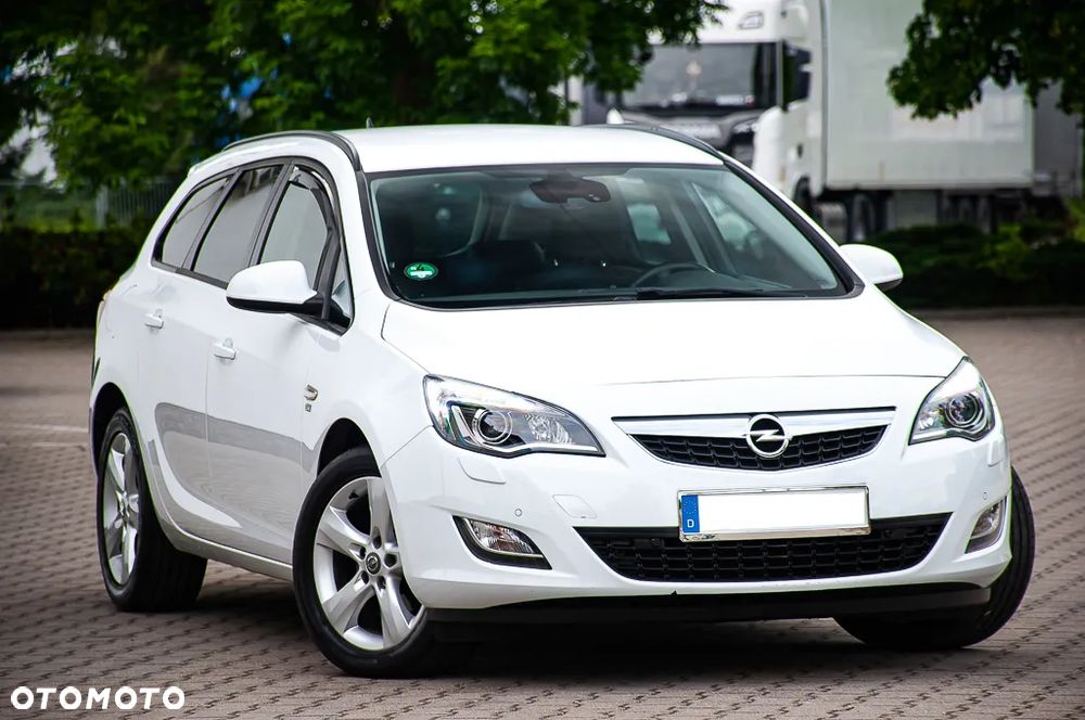 Opel Astra 1.6 Turbo 150 Jahre - 2