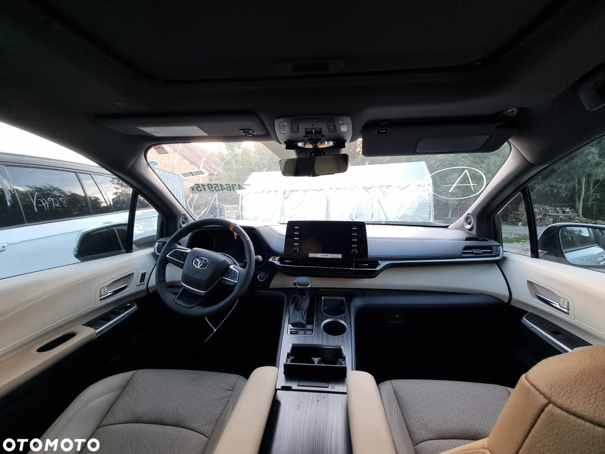 Toyota Sienna - 16