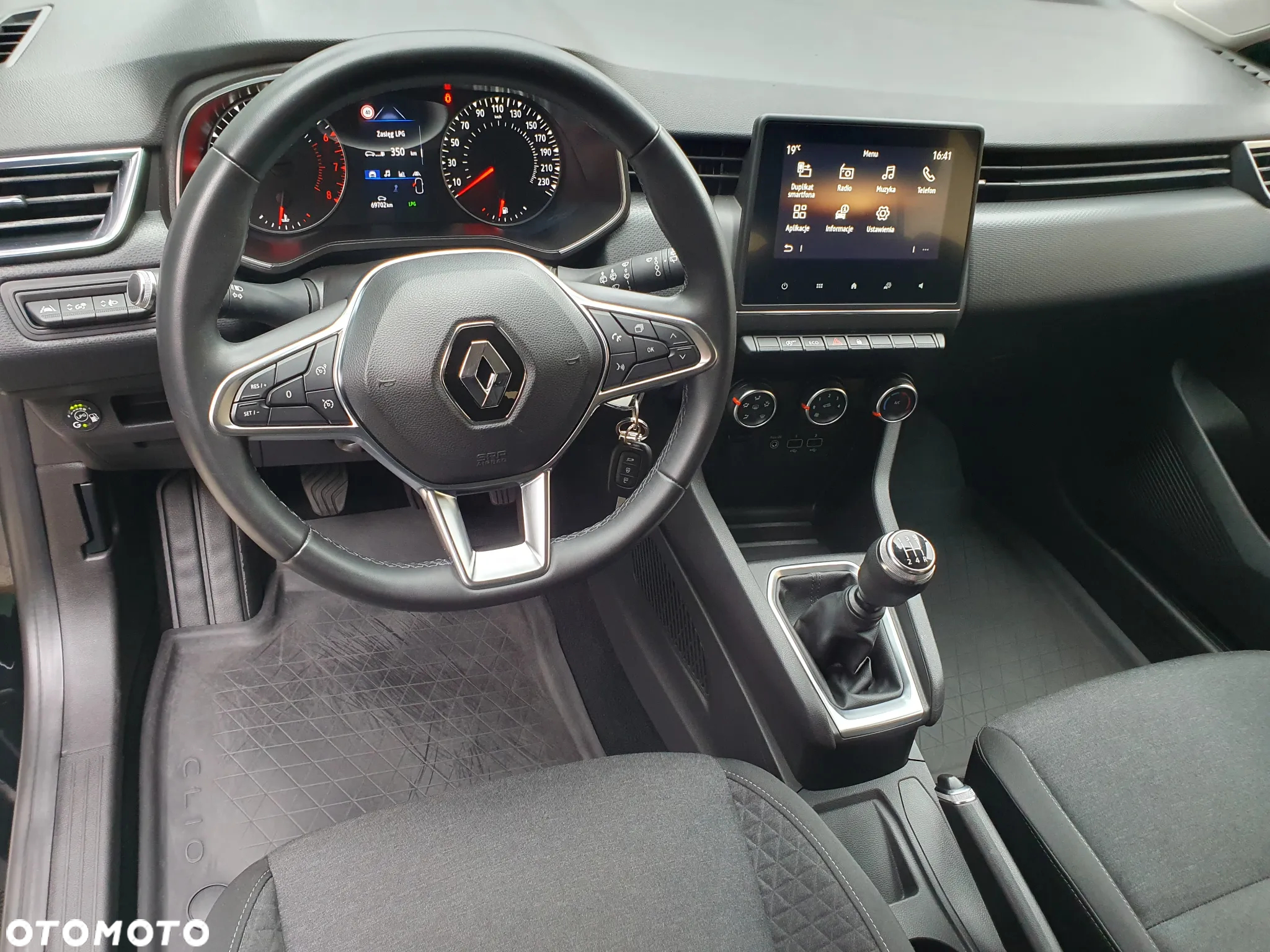 Renault Clio - 17