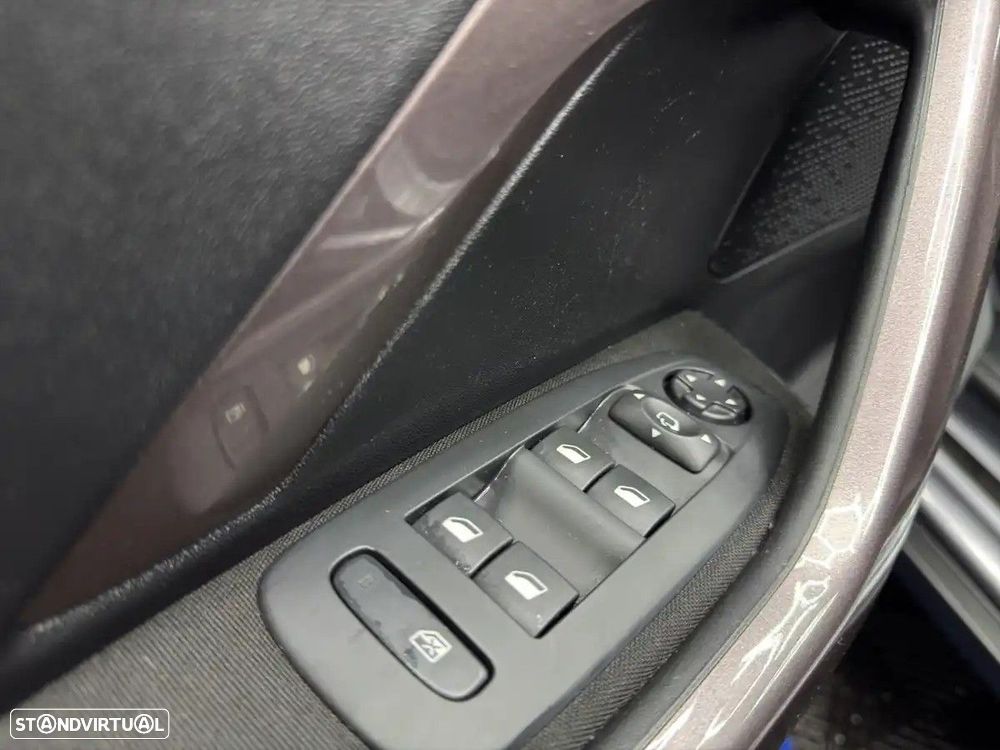 Peugeot 2008 1.6 BlueHDi Style - 15