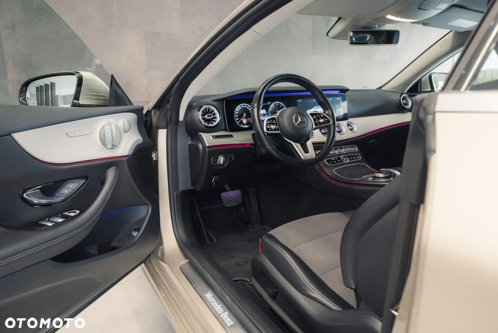 Mercedes-Benz Klasa E 200 4-Matic 9G-TRONIC - 10