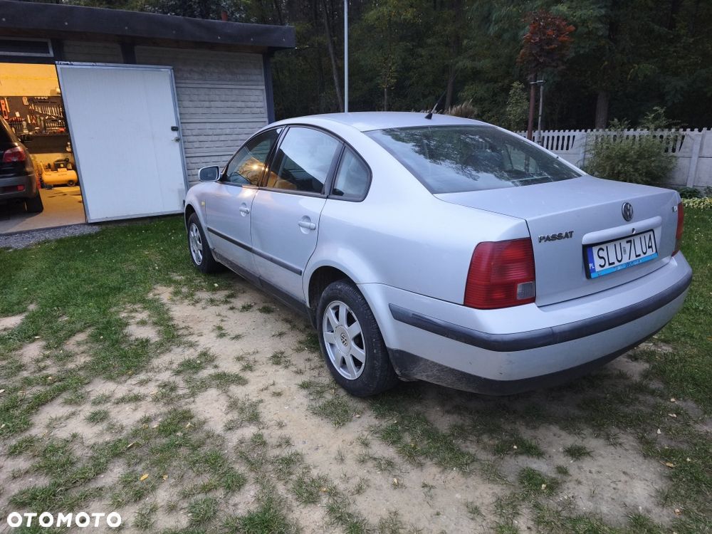 Volkswagen Passat - 4