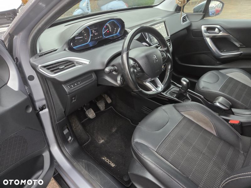 Peugeot 2008 PureTech 110 Stop&Start Allure - 19