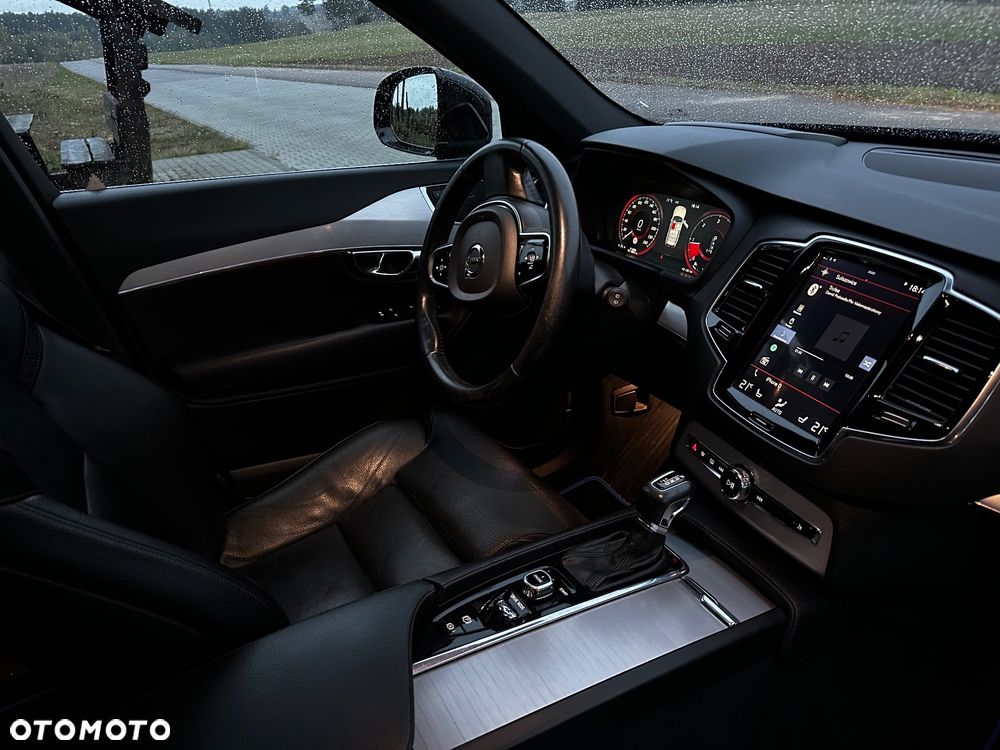 Volvo XC 90 D5 AWD Geartronic Momentum - 10