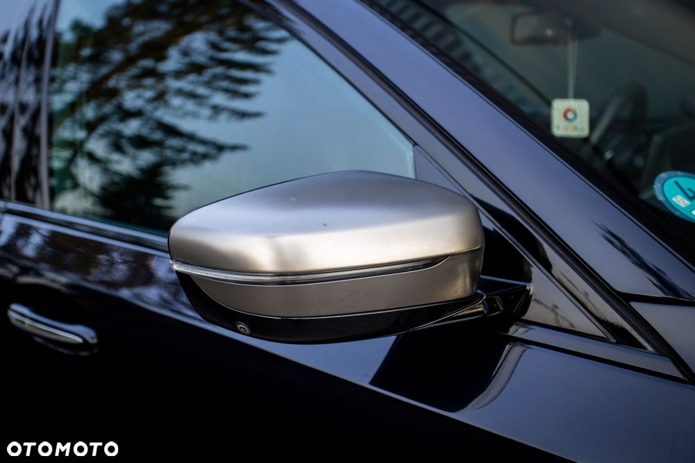 BMW Seria 5 M550i xDrive - 14