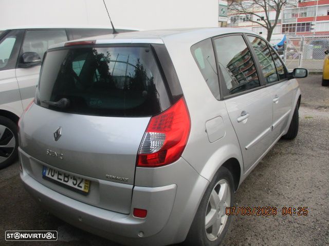 Renault Scénic ver-1-5-dci-dynamique-s-5l- - 4