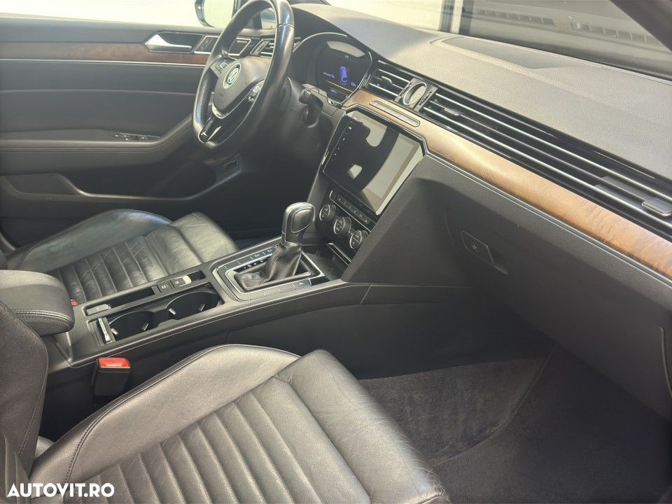 Volkswagen Passat - 19