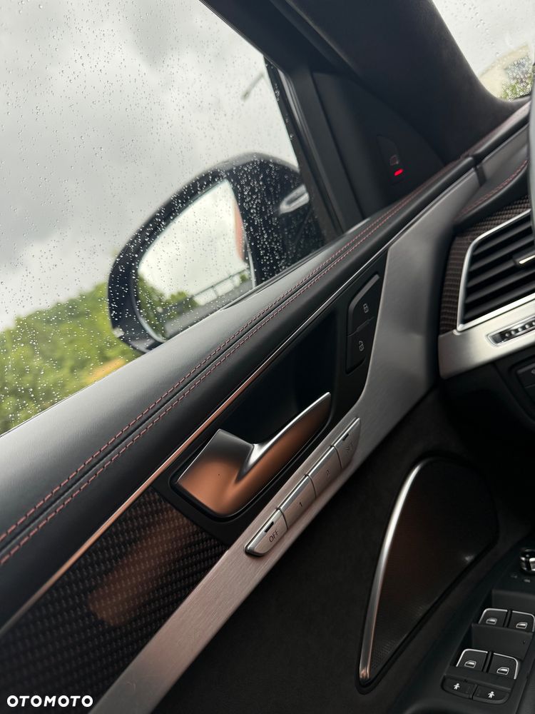 Audi S8 - 8