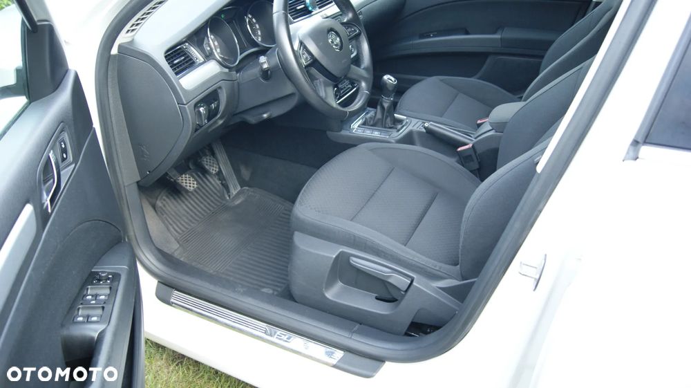 Skoda Superb 2.0 TDI Ambition - 22
