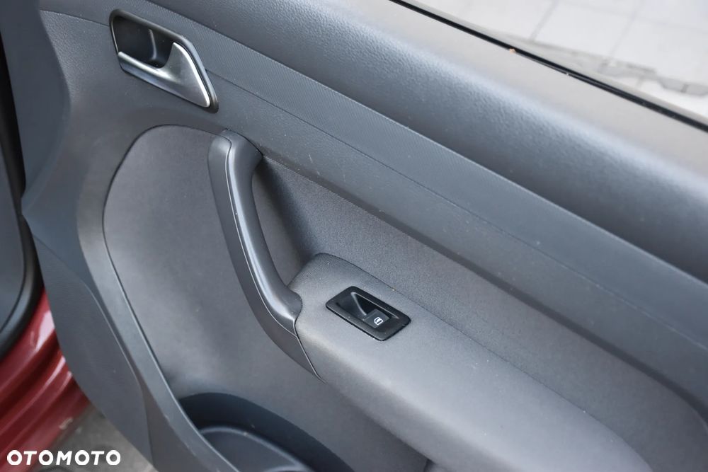 Volkswagen Caddy Maxi Highline DSG - 22