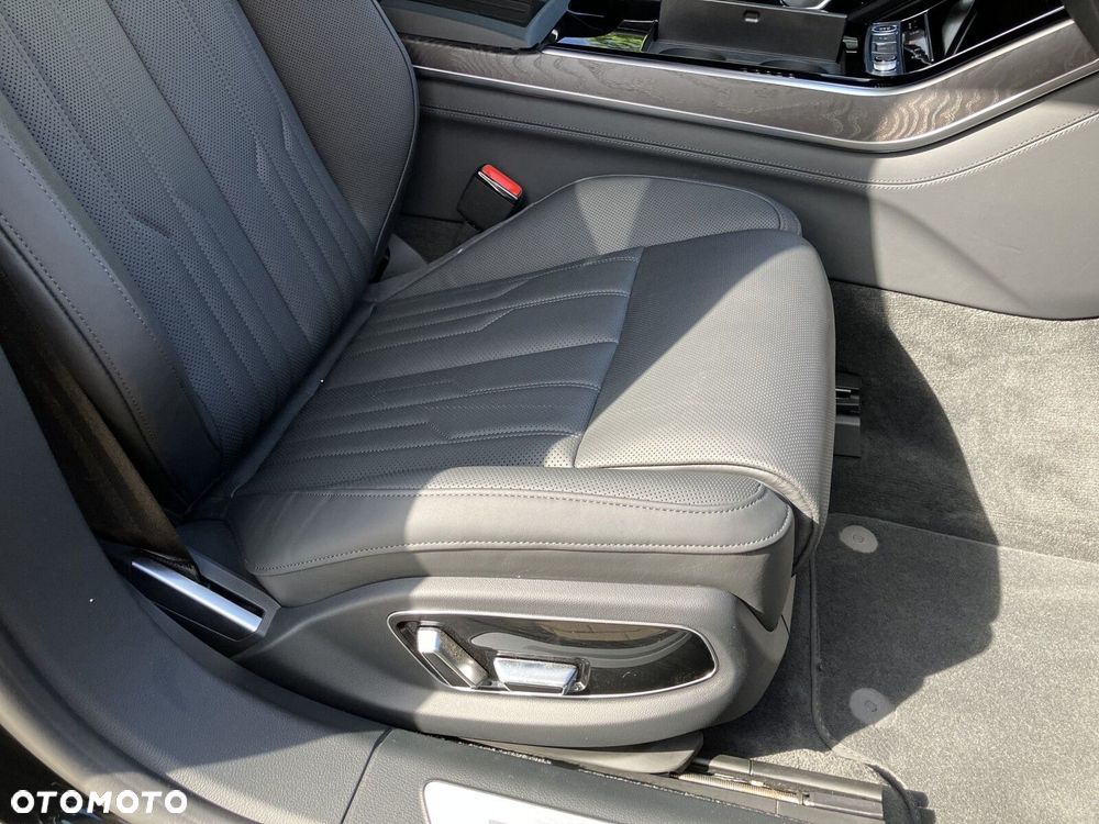 Audi A8 - 34