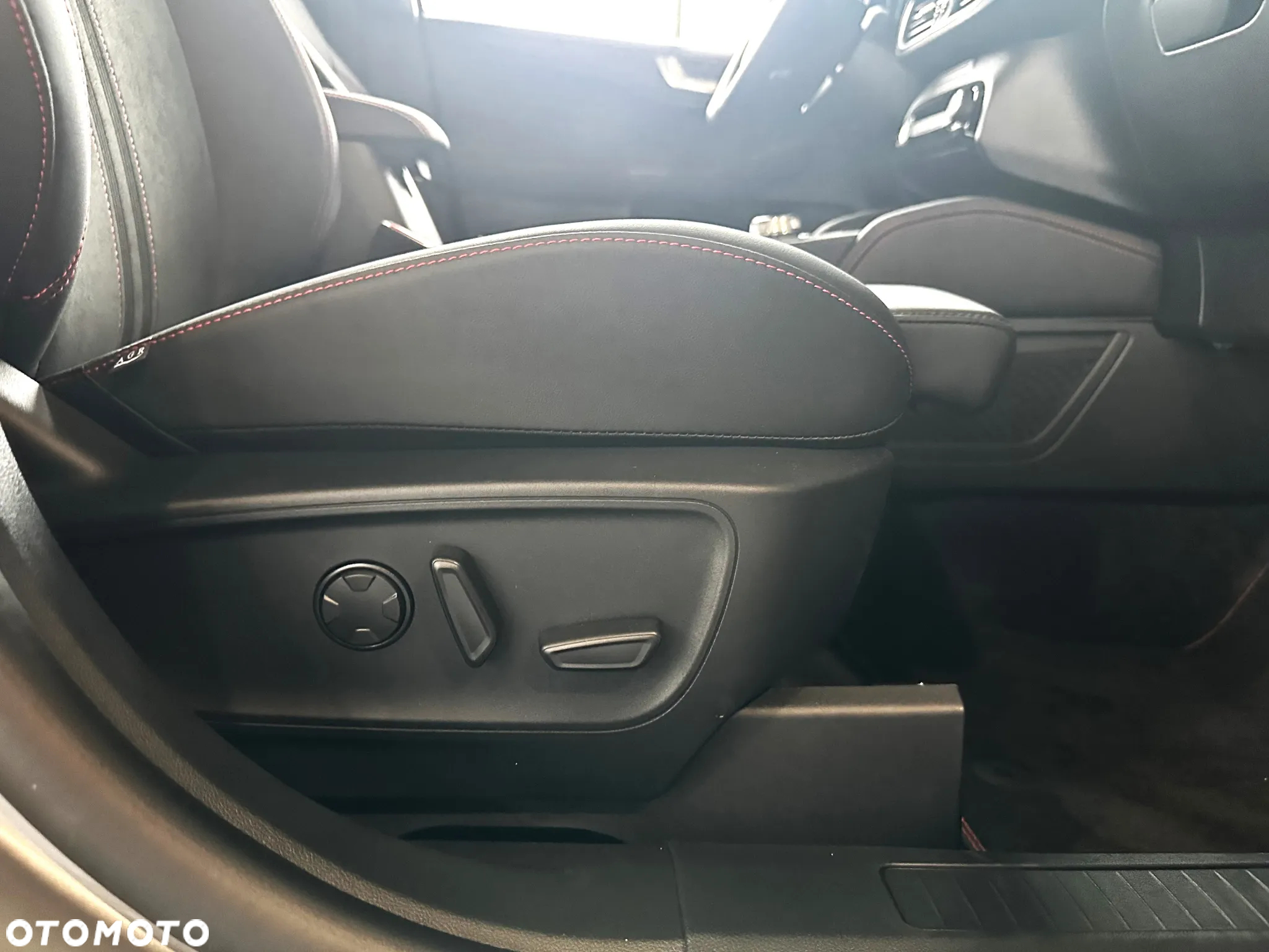 Ford Kuga 2.5 FHEV AWD ST-Line X - 12