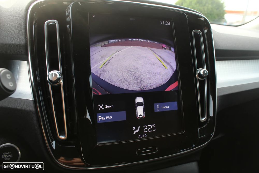 Volvo XC 40 2.0 D3 Momentum Plus - 16