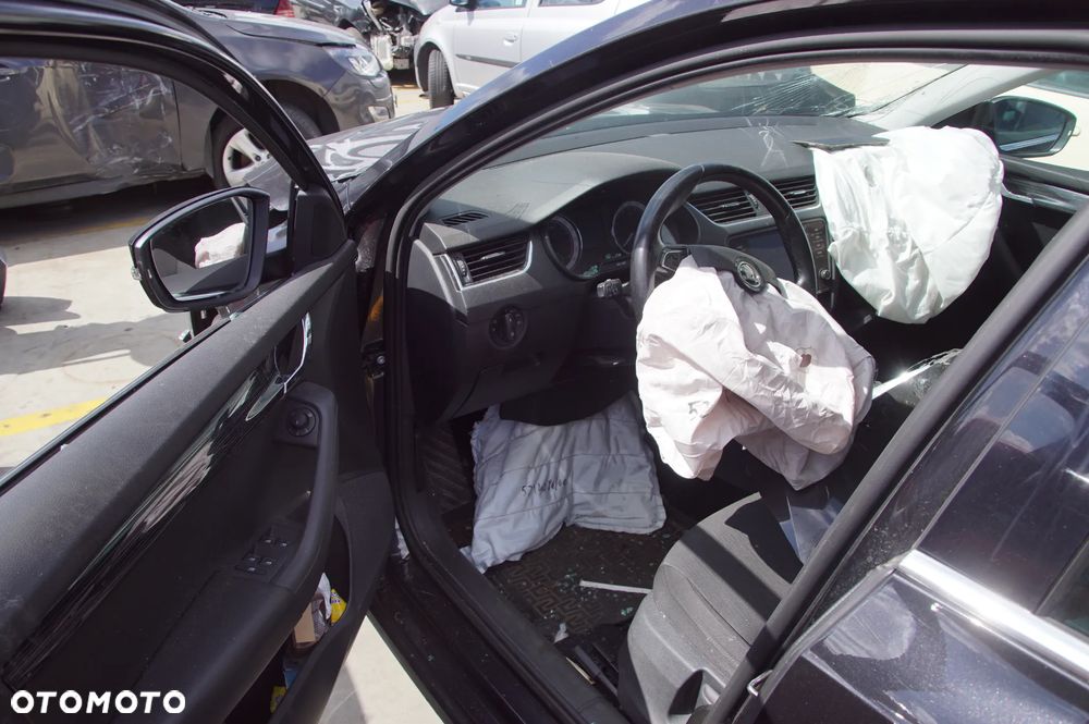 Auto na części - Skoda Octavia III Lift 2.0 TDI 150 KM DFFA TDH 2018R Silnik Skrzynia Zderzak Klapa Drzwi Szyba Lusterko Deska Kokpit Sterownik Moduł Licznik Wybierak - 9