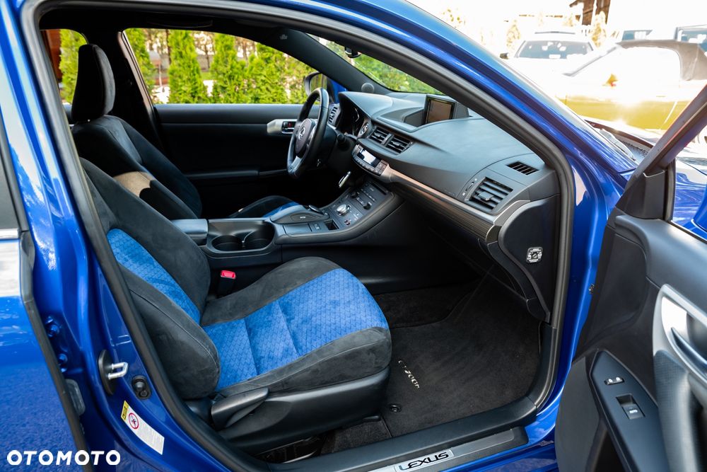 Lexus CT 200h F Sport - 24