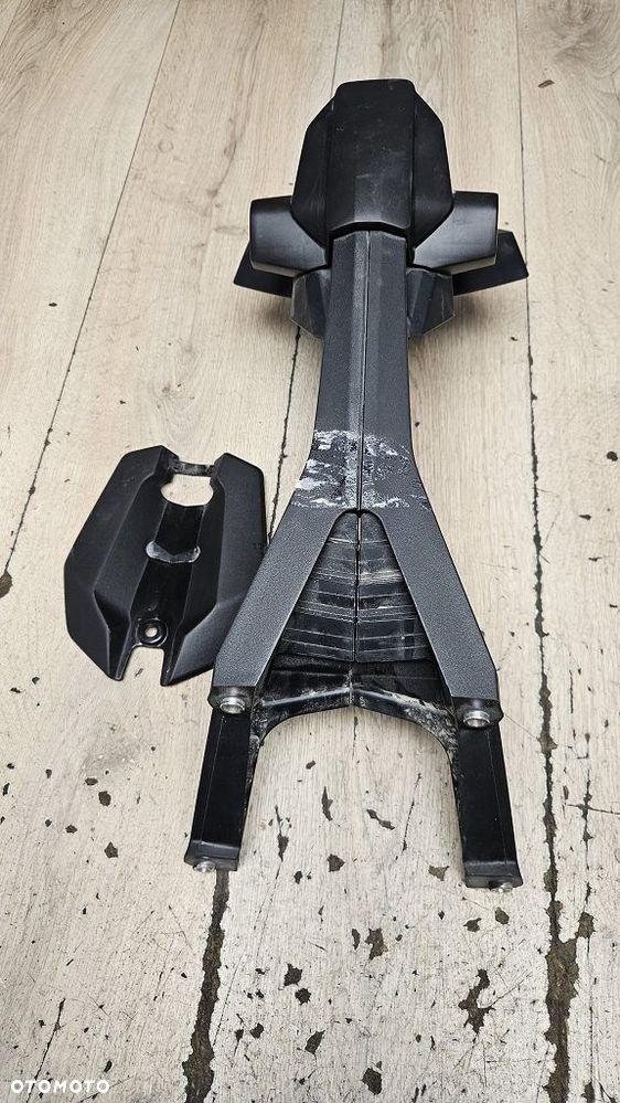 Uchwyt tablicy kierunkowskazów Honda CB125 R - 3