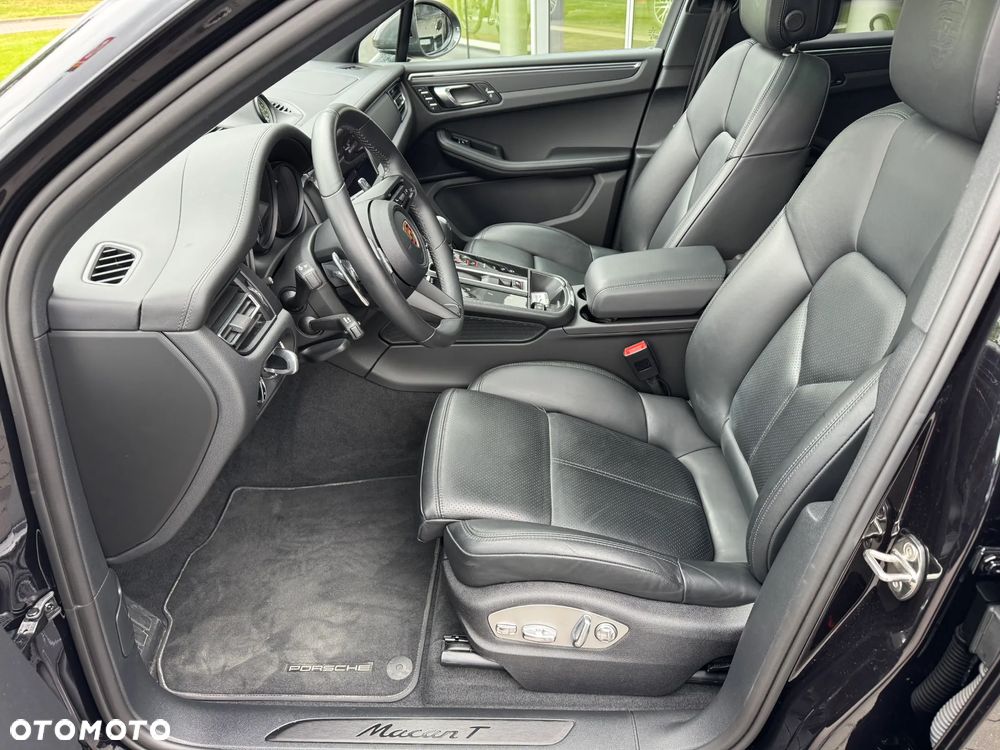 Porsche Macan T - 13