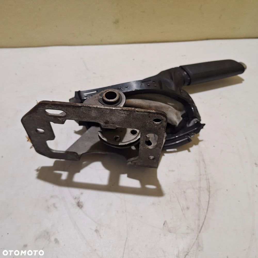 DZWIGNIA HAMULCA RECZNEGO FOCUS MK2 - 3